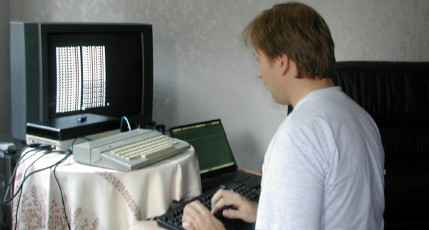 ProjUSBConvTwoPic/Carsten_Coding2.jpg